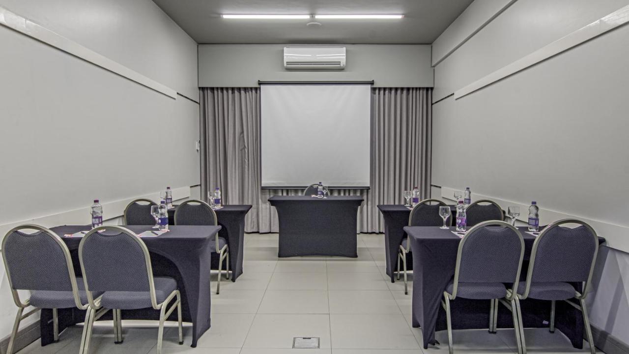 Hotel Deville Express Cascavel كاسكافيل المظهر الخارجي الصورة