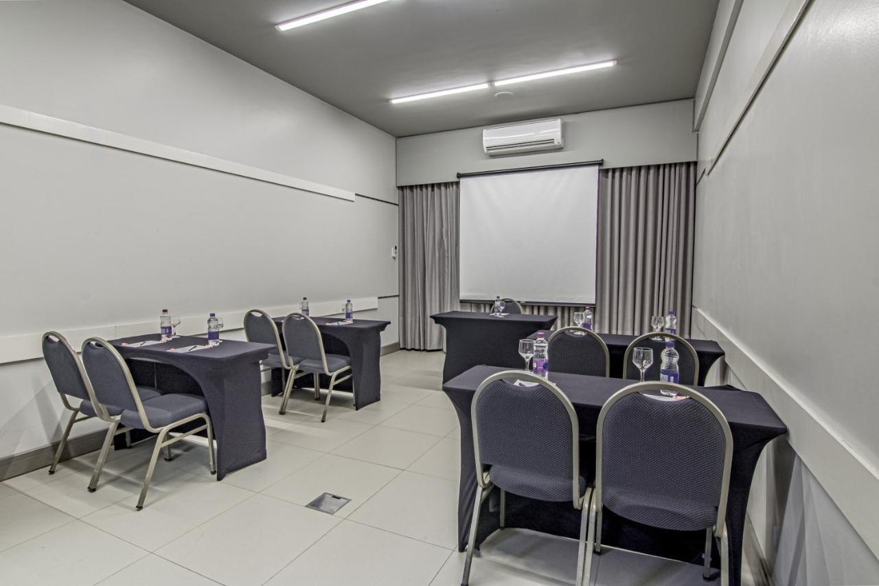 Hotel Deville Express Cascavel كاسكافيل المظهر الخارجي الصورة