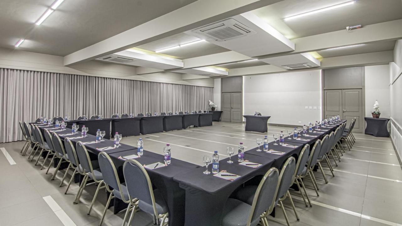 Hotel Deville Express Cascavel كاسكافيل المظهر الخارجي الصورة