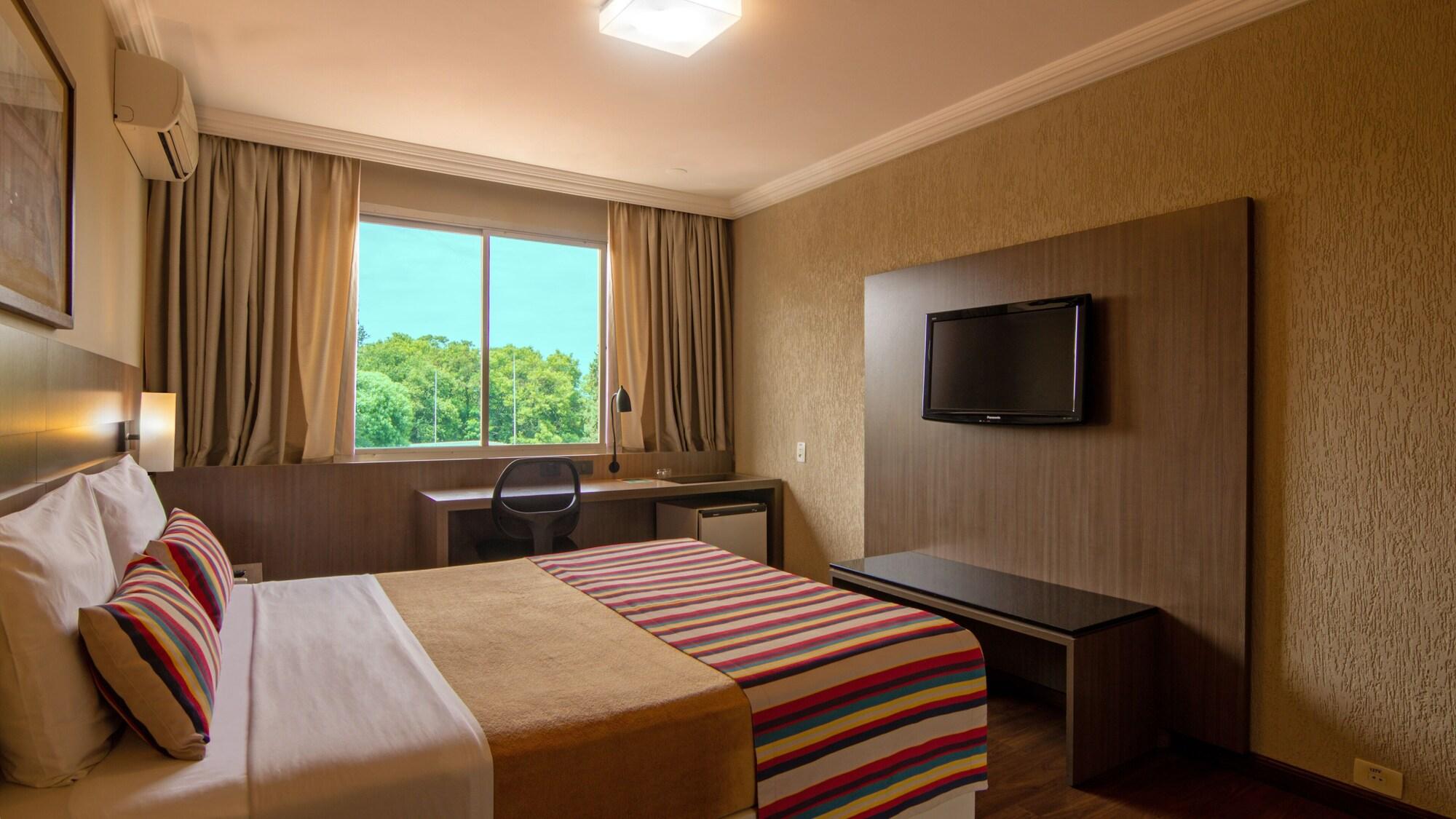 Hotel Deville Express Cascavel كاسكافيل المظهر الخارجي الصورة