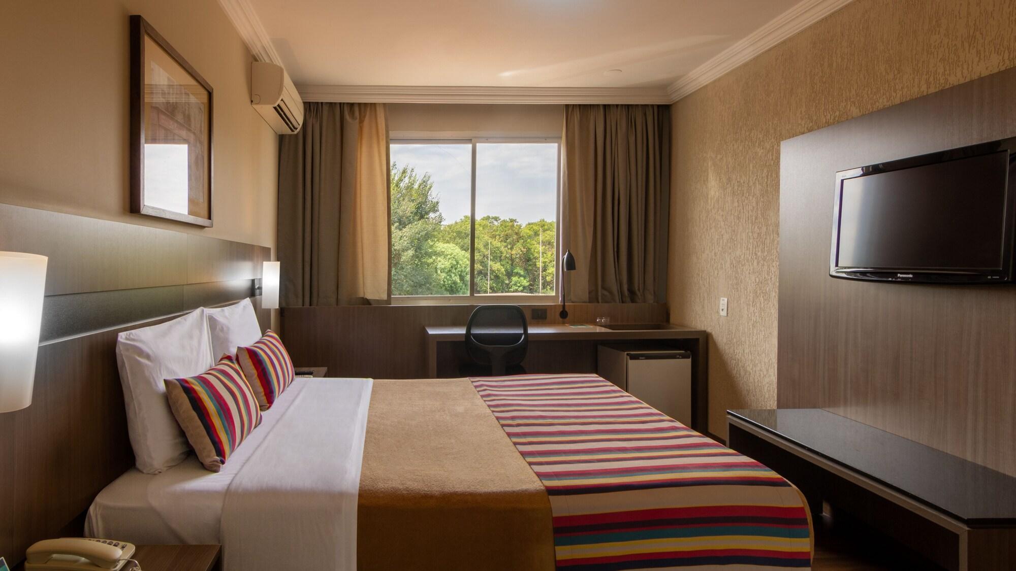 Hotel Deville Express Cascavel كاسكافيل المظهر الخارجي الصورة